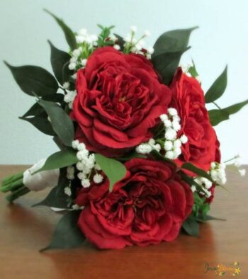 Red-Roses-with-Drosophila-Bouquet 1