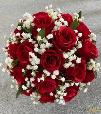 Red-Roses-with-Drosophila-Bouquet